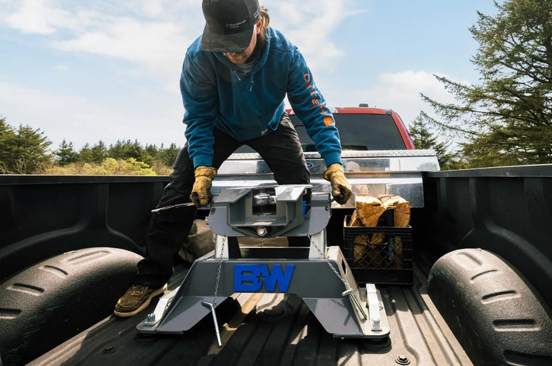 OEM-Ball-Towing-a-5th-wheel-fall-2025_1